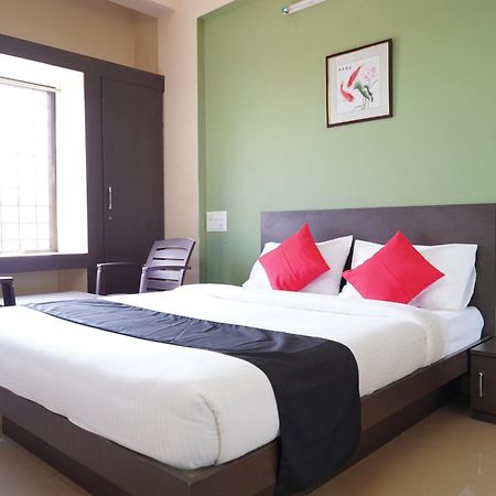 Oyo Chinthu Comforts Tumkur Buitenkant foto